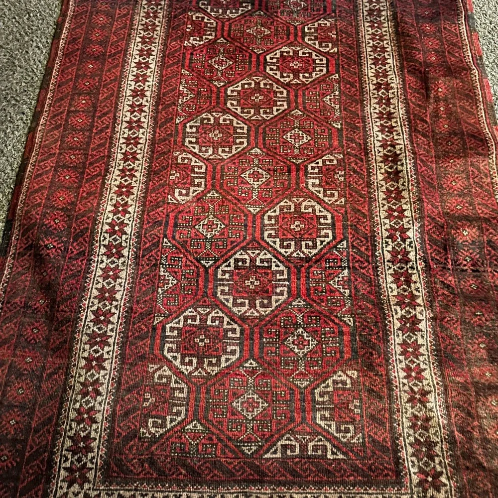 Antique Persian Rug - Picture 2 of 4